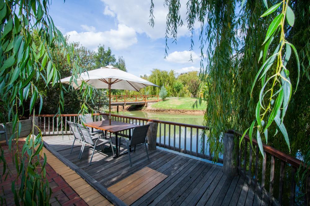 Отель Perricoota Vines Retreat Моама Экстерьер фото